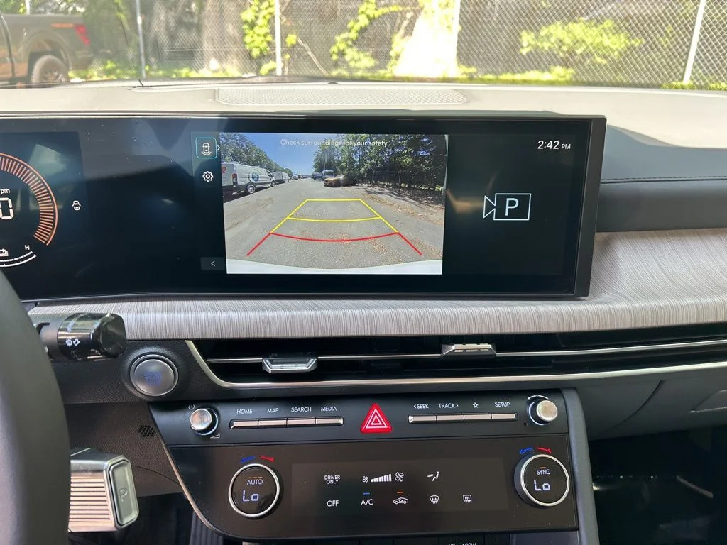 Used 2026 White Hyundai Blue image 19