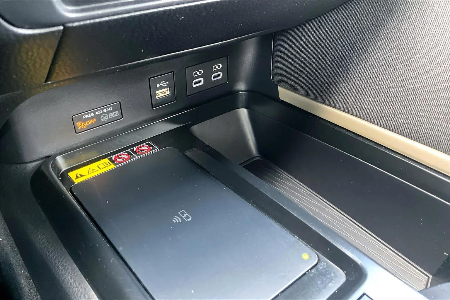 2025 Toyota Camry LE - Photo 34