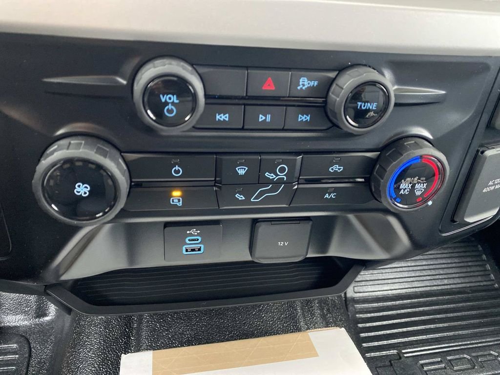 New 2026 Oxford White Ford F-450® XL image 17