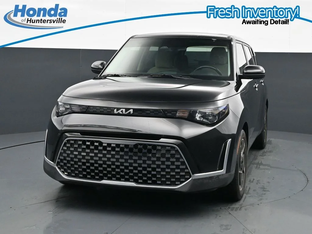 Used 2024 Black Kia EX image 4