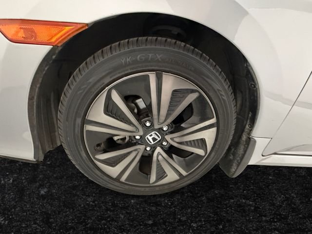 Used 2018 Silver Honda EX image 27