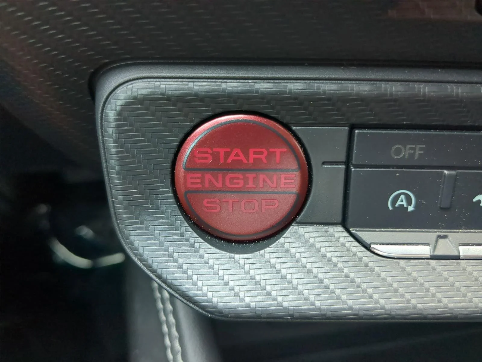 Used 2025 Shadow Black Ford GT Premium image 24