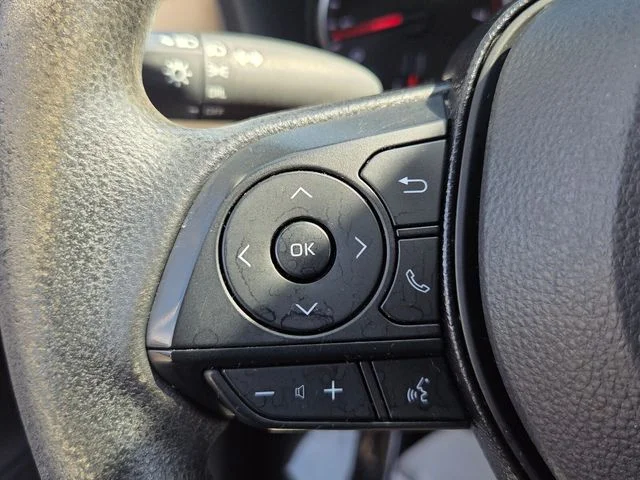 Used 2021 White Toyota LE image 23