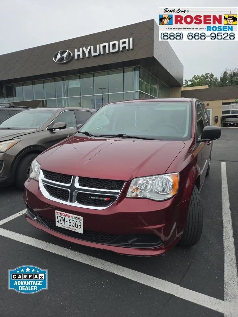 Used 2018 Red Dodge SE image 1