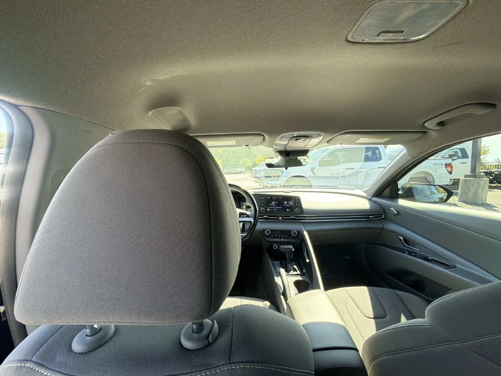 Used 2023 Black Hyundai SEL image 12