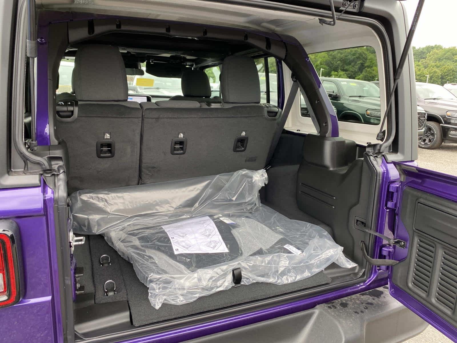 New 2026 Reign Exterior Paint Jeep Sport S image 5