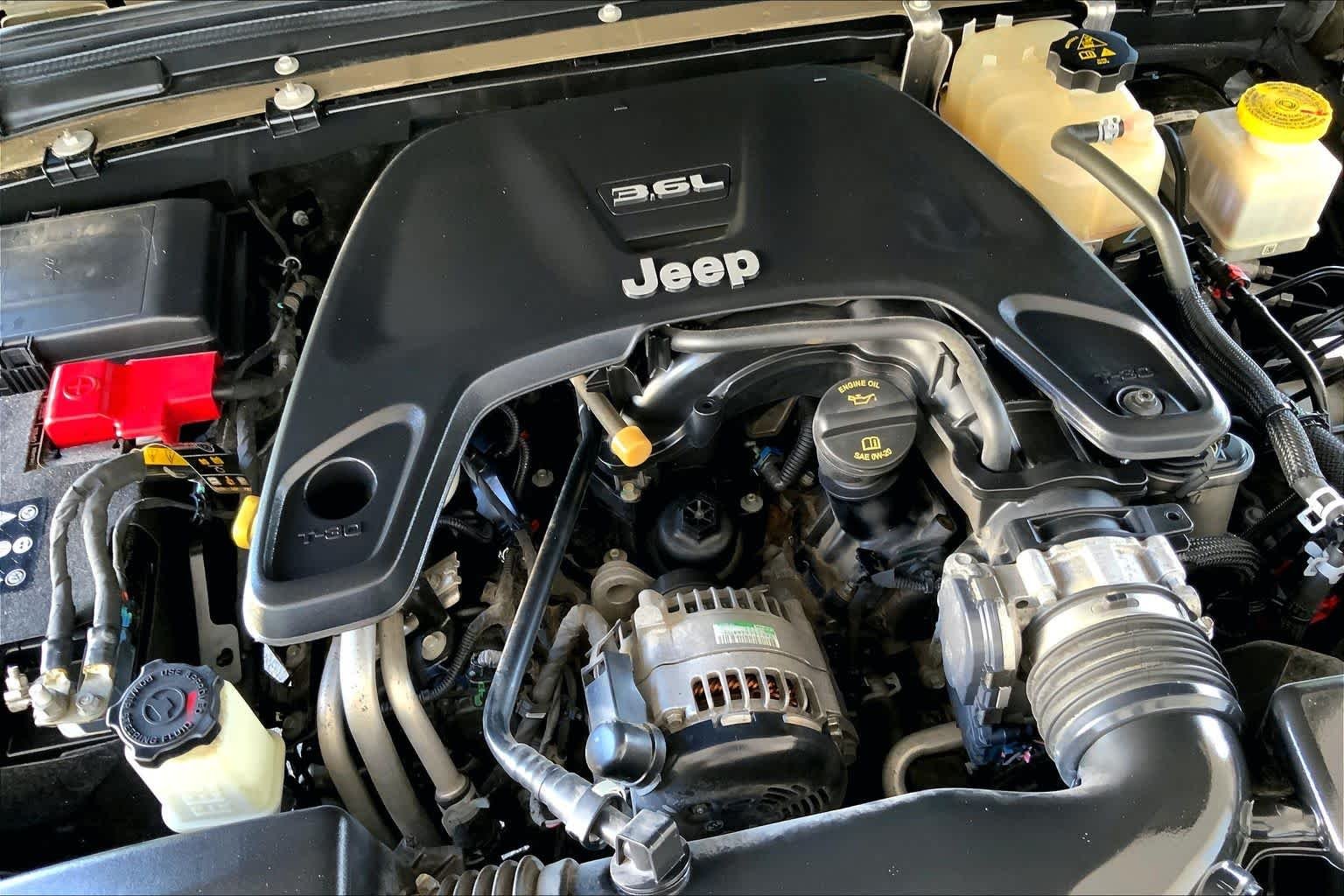 Used 2020 Gator Clearcoat Jeep Sport S image 33