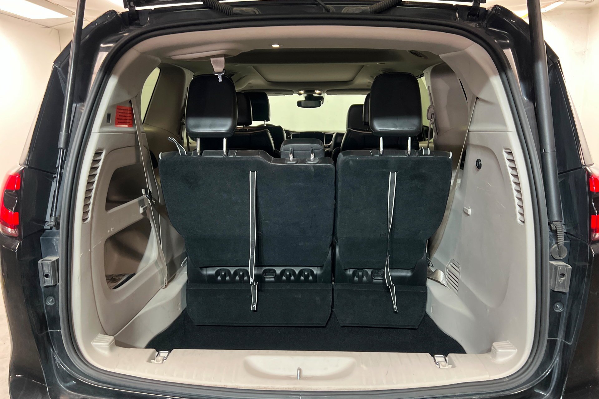 2023 Chrysler Pacifica Limited - Photo 21