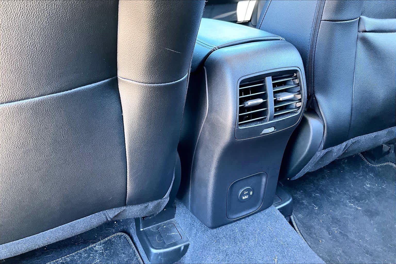 Used 2022 Agate Black Metallic Ford Titanium image 33