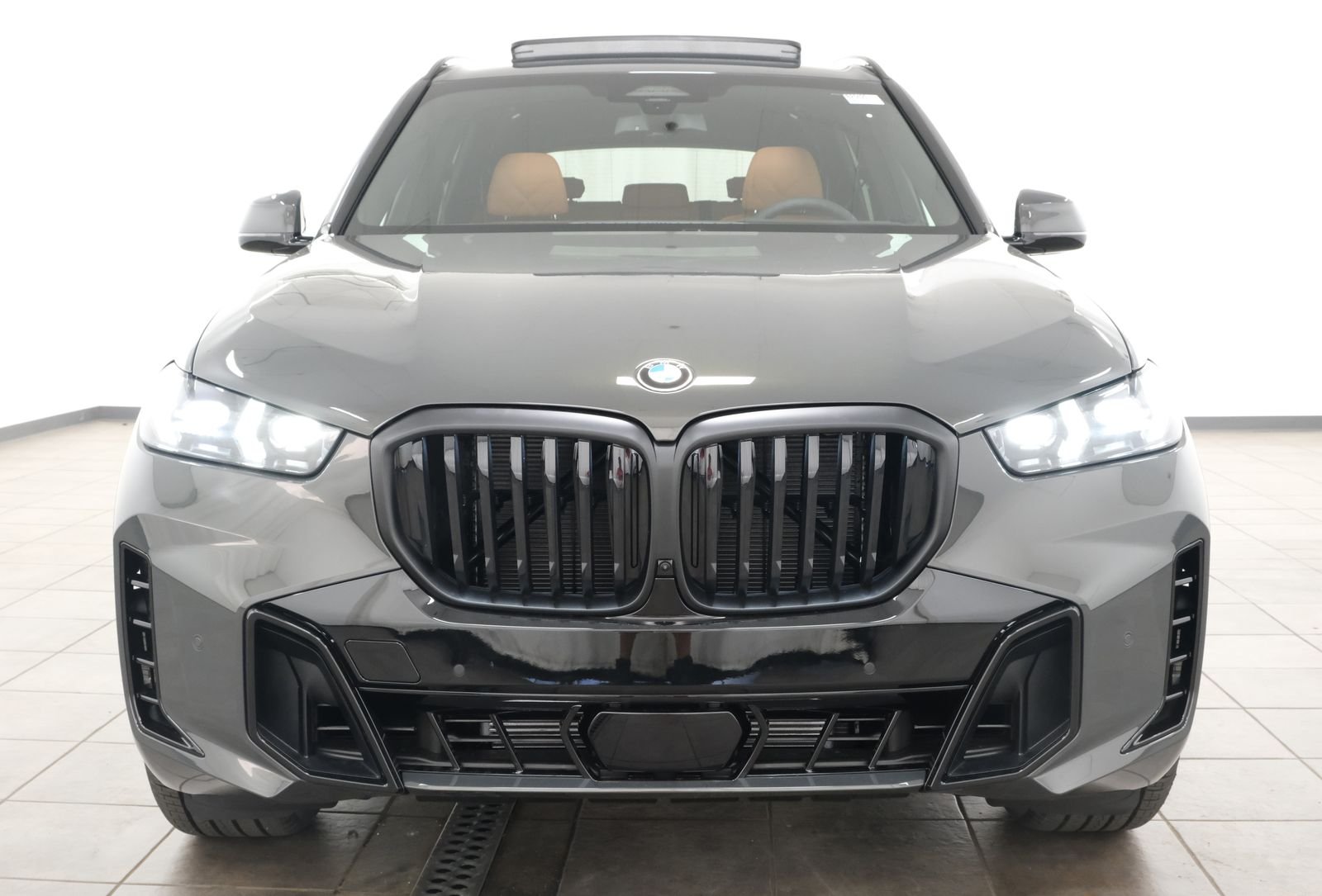 New 2026 Dravit Grey Metallic BMW xDrive40i image 11