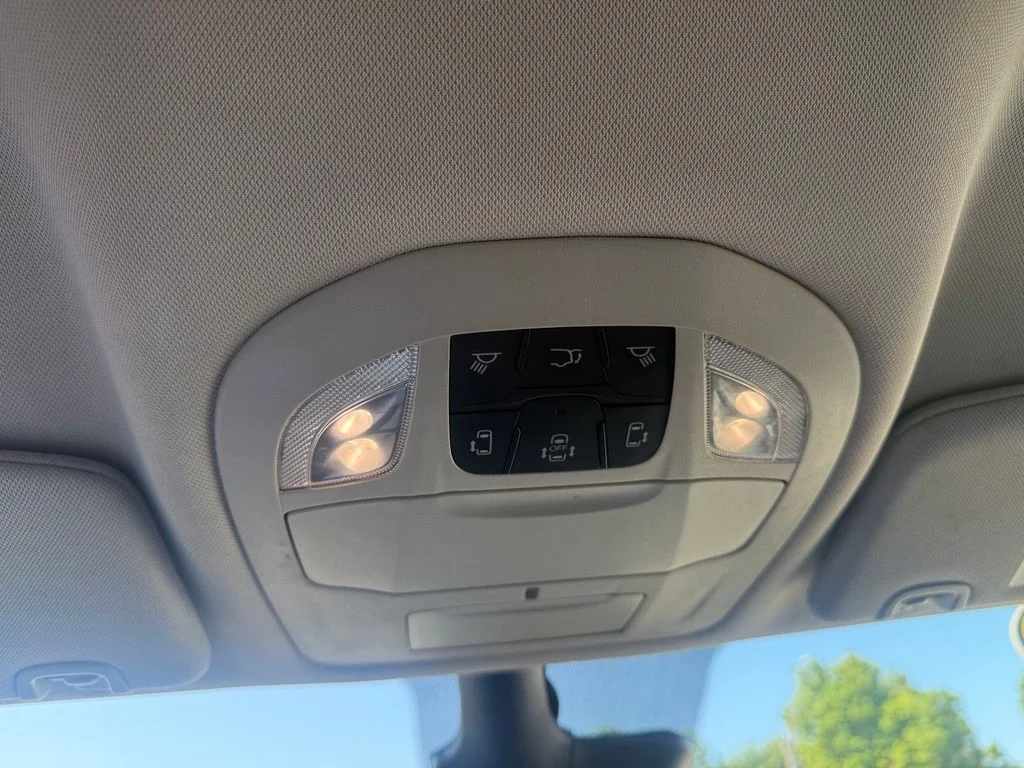 Used 2023 Blue Chrysler Touring L image 28