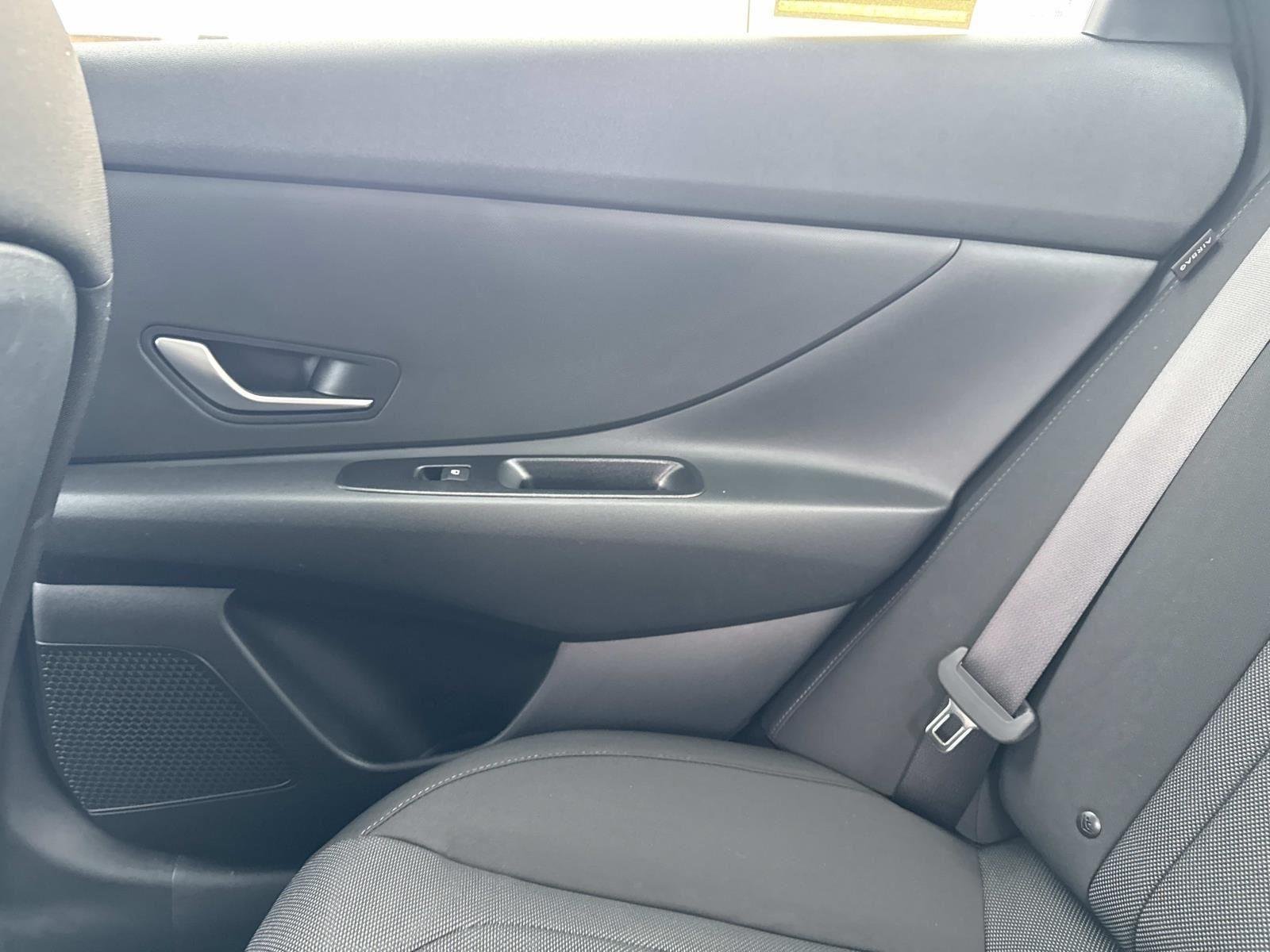 Used 2026 Fluid Metal Hyundai SE image 19