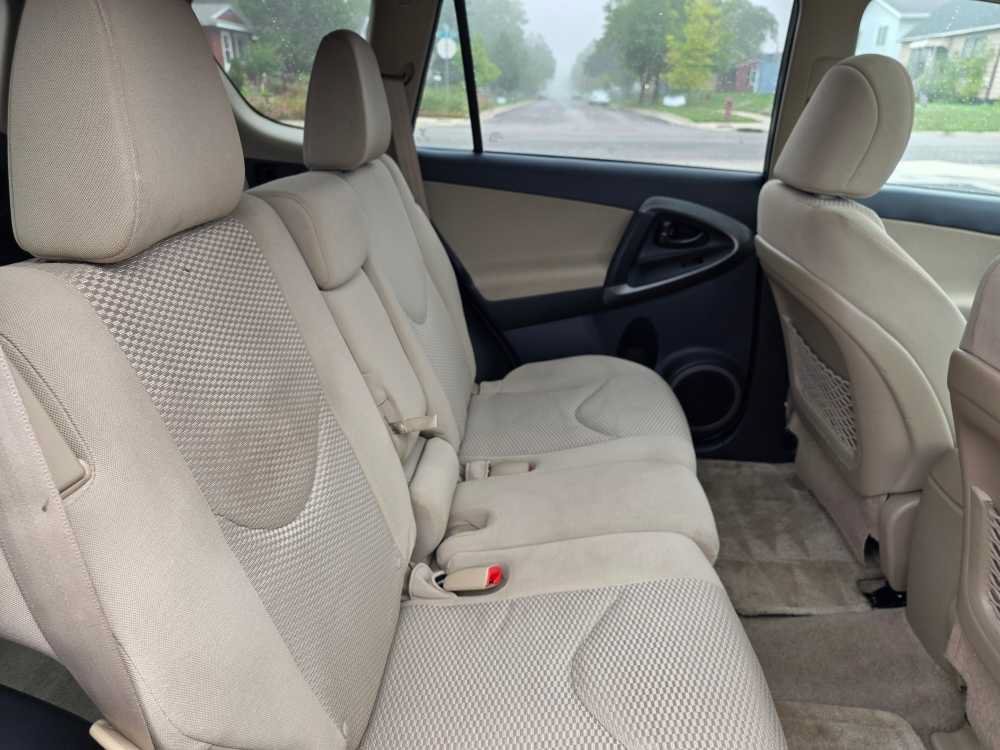 Used 2011 PYRITE MICA Toyota  image 7