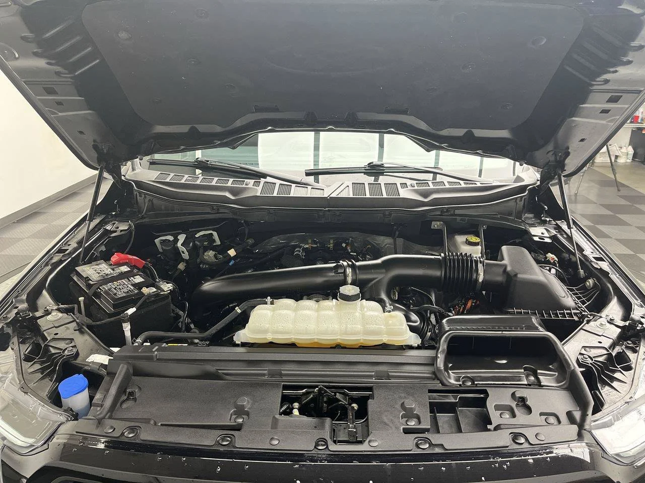 Used 2025 Black Ford LARIAT image 2
