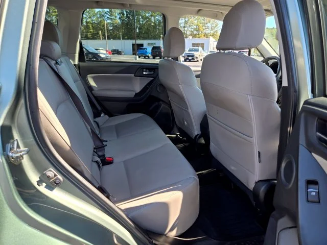 Used 2018 Green Subaru 2.5i Limited image 22