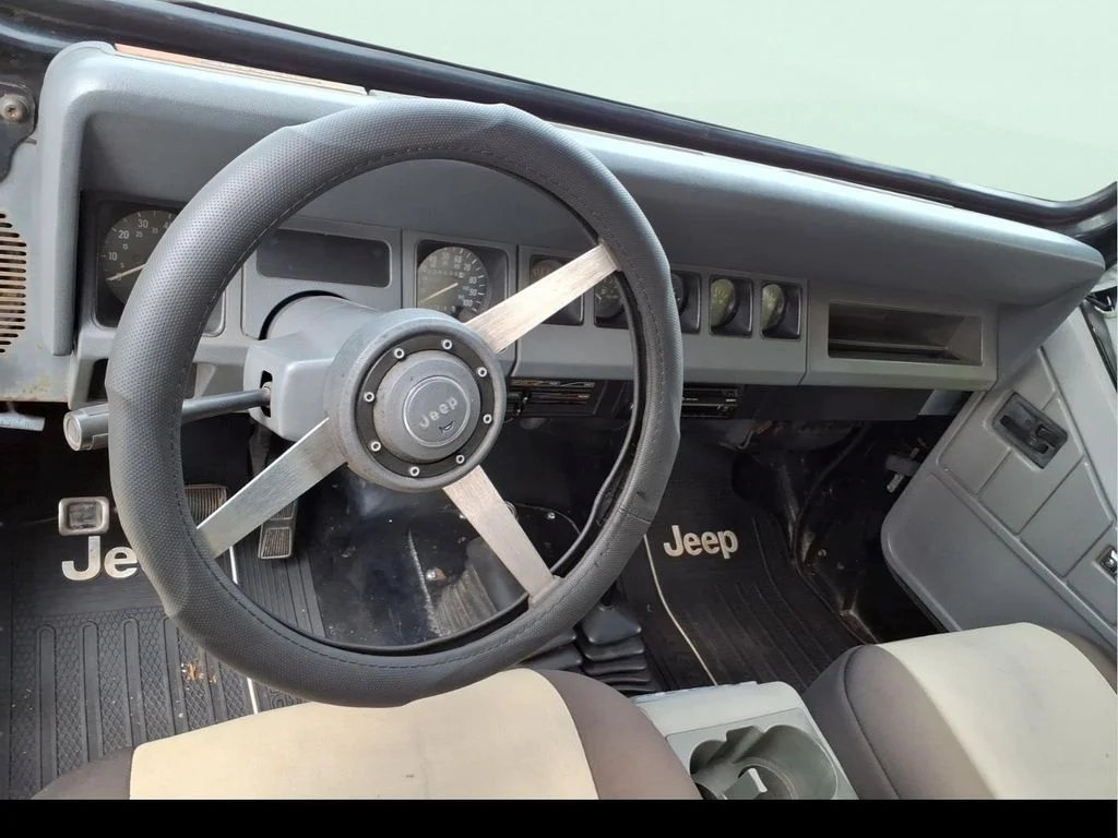 Used 1990 Black Jeep Base image 14