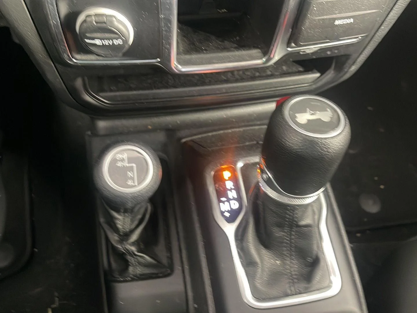 Used 2022 Silver Zynith Clearcoat Jeep Unlimited Sport image 18