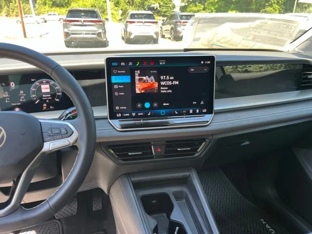 New 2026 White/off-white Volkswagen 2.0T SE image 19