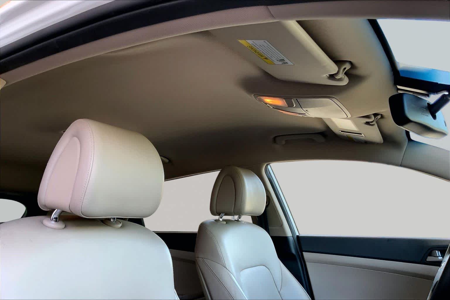 Used 2018 Dazzling White Hyundai Limited image 14