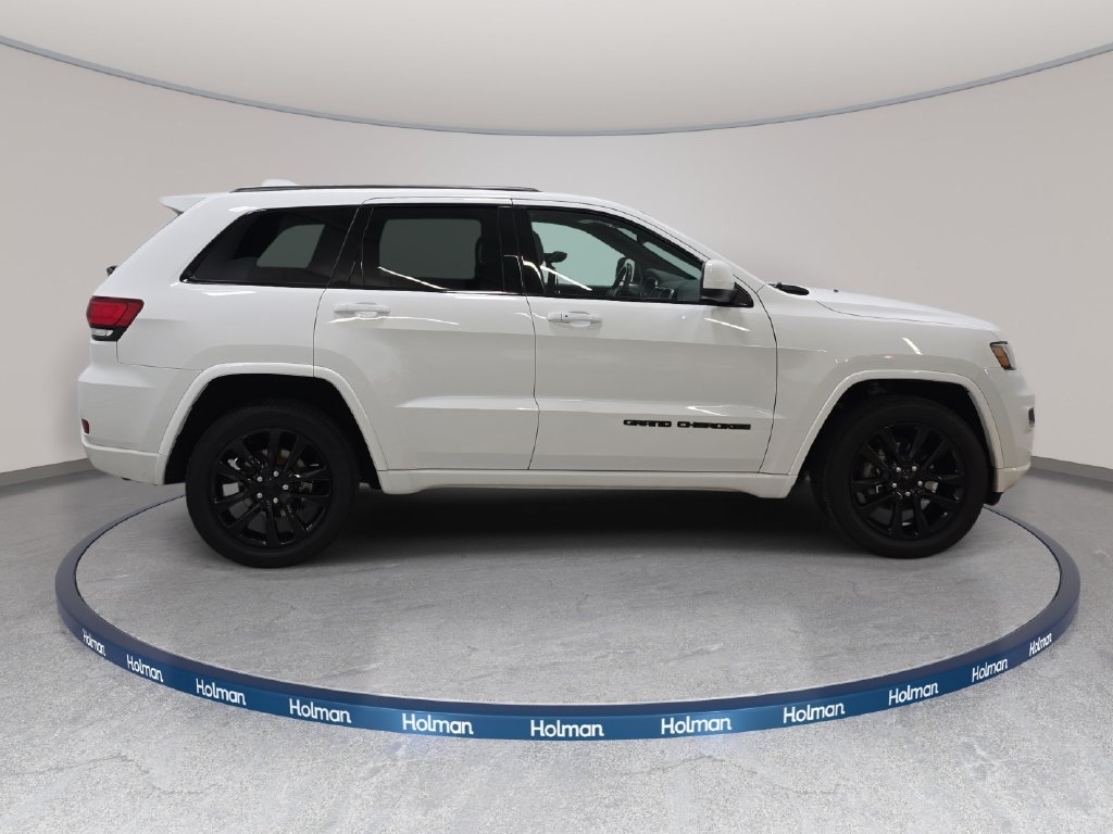 Used 2018 Bright White Clearcoat Jeep Altitude image 5