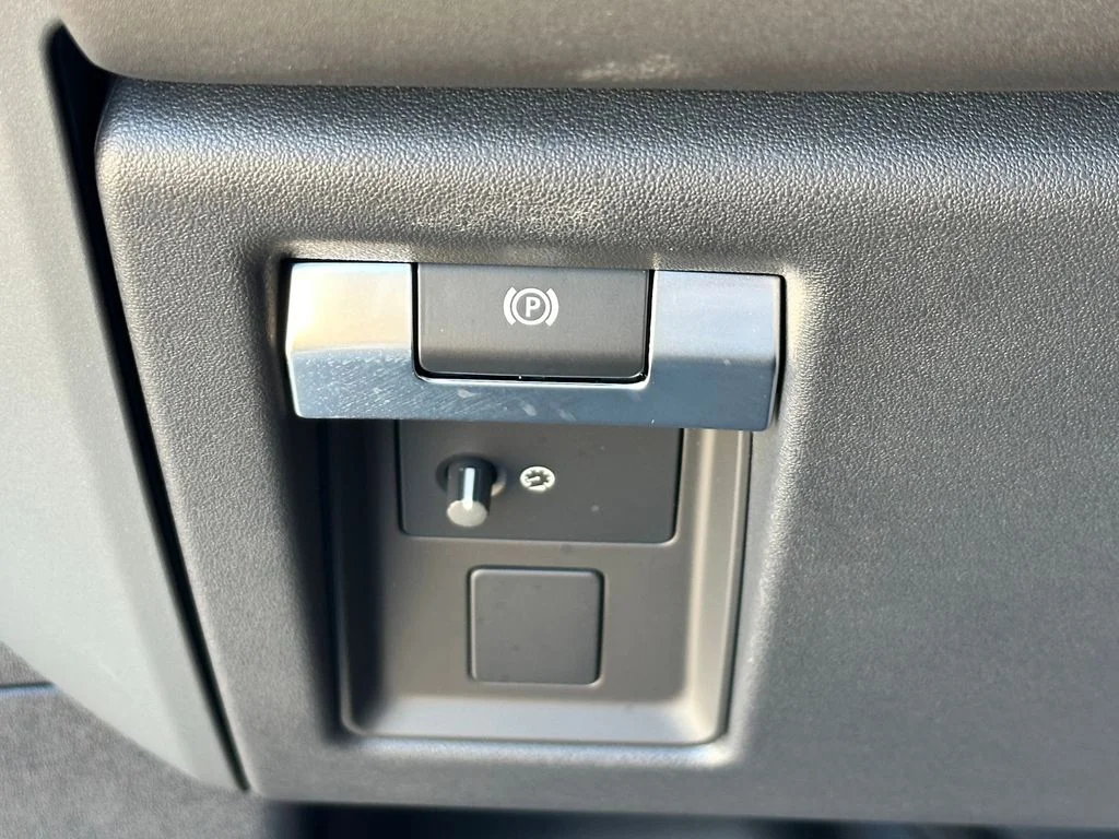 Certified Used 2026 Fuji White Land Rover S image 21