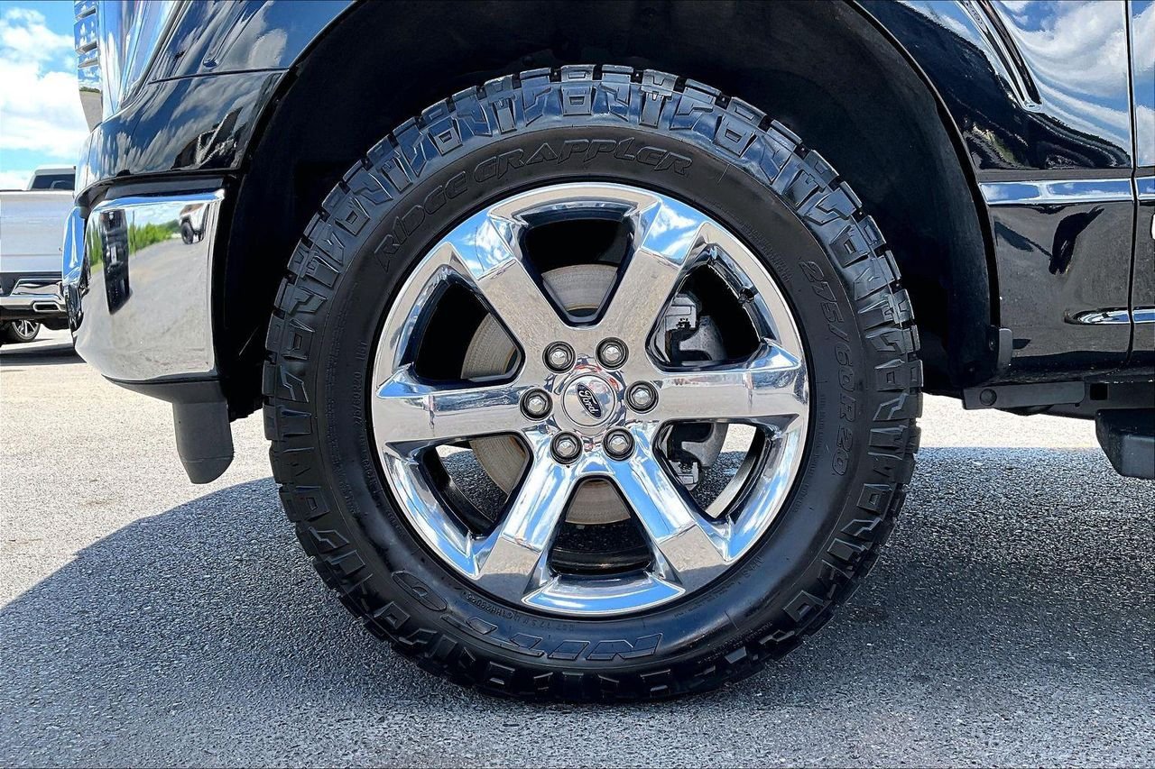 Used 2023 Agate Black Metallic Ford XLT image 35