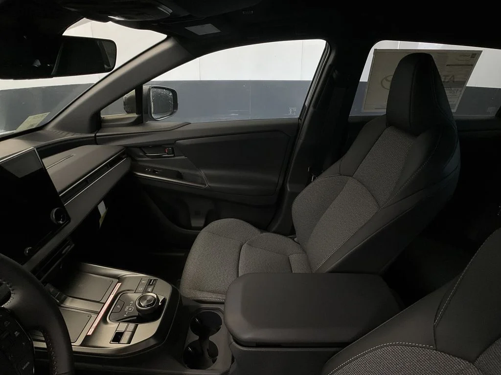 2026 Toyota bZ XLE - Photo 31