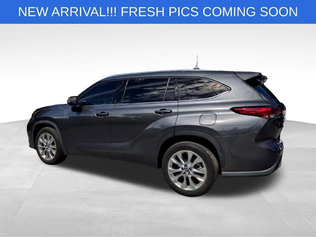 Used 2022 Gray Toyota Limited image 4