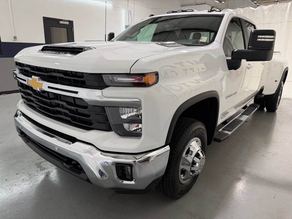2026 Chevrolet Silverado 3500 HD LT - Photo 40
