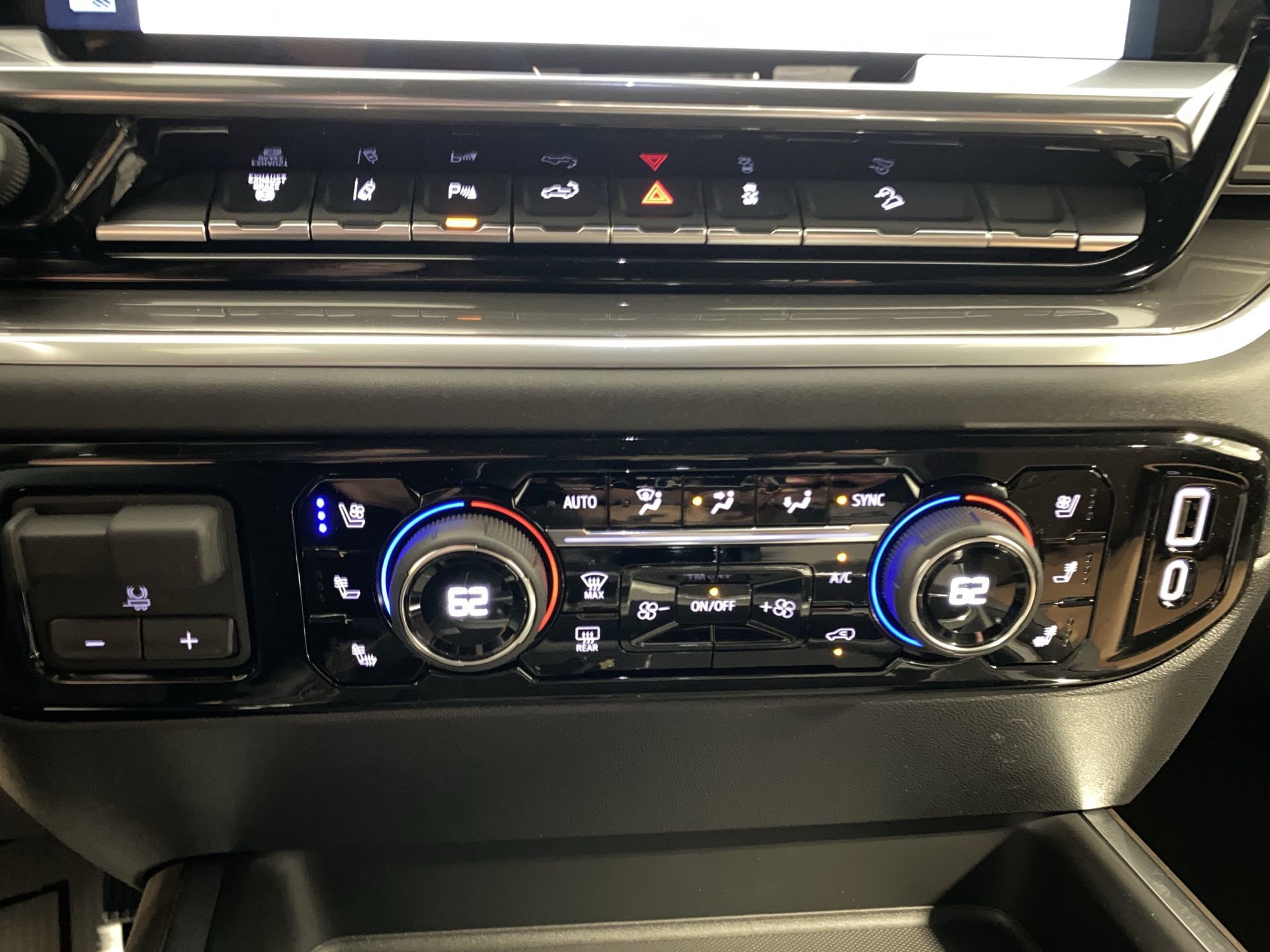 New 2026 Polar White Tricoat Chevrolet High Country image 18