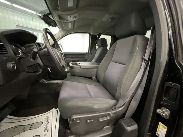 Used 2011 Black Chevrolet LT image 11