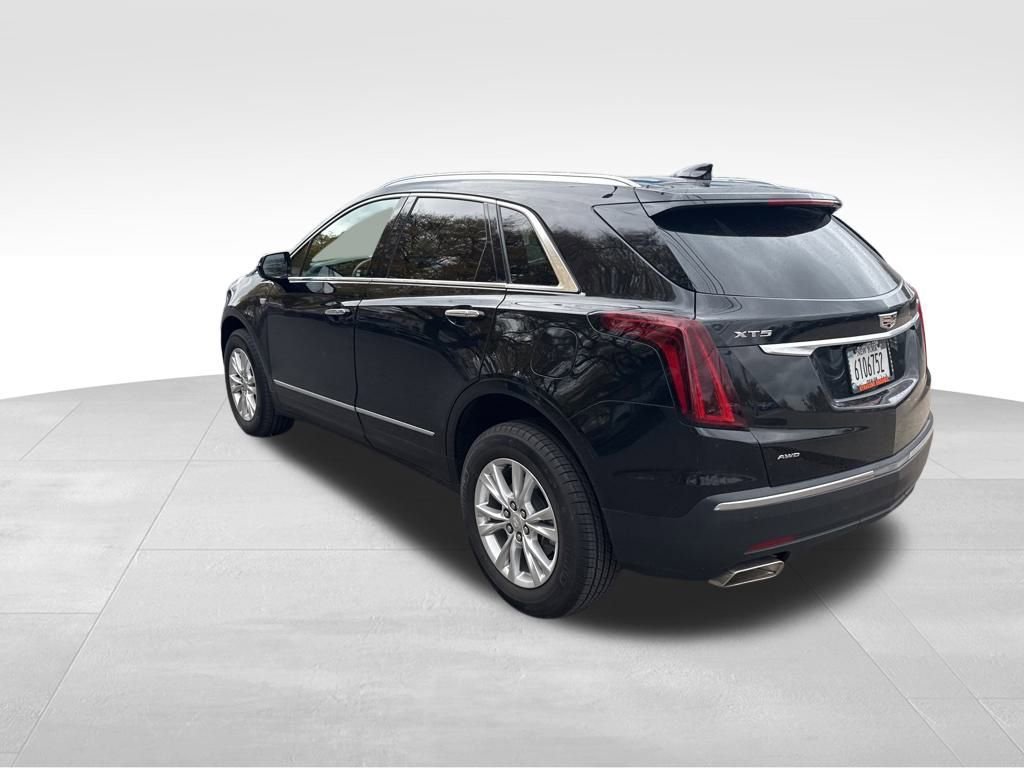 2022 Cadillac XT5 Luxury photo 2