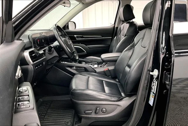 Used 2023 Ebony Black Kia S image 23