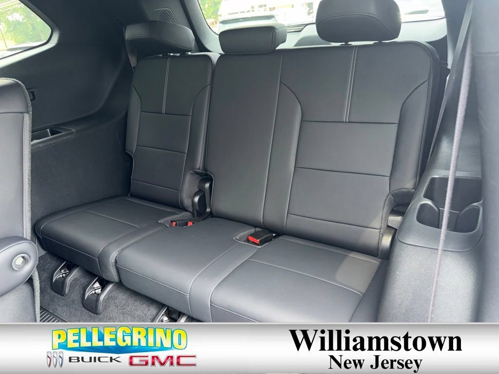Used 2024 Summit White GMC Elevation image 20
