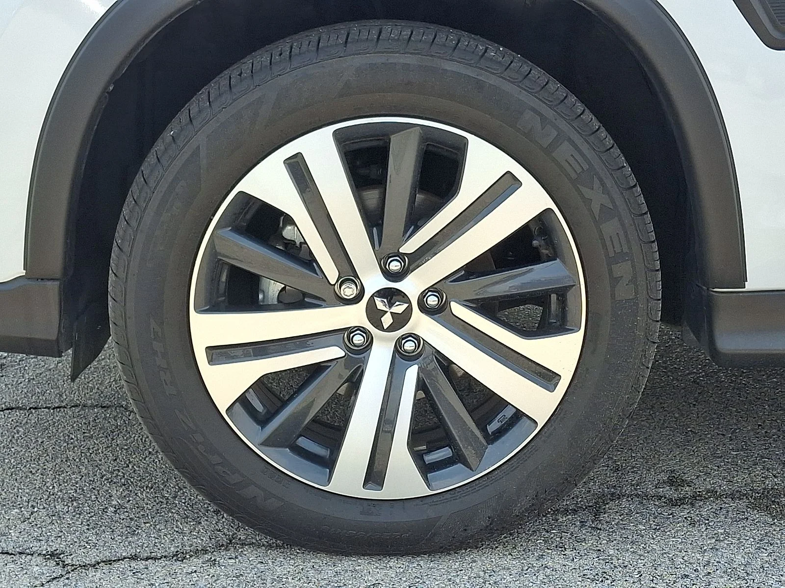 Used 2025 White Mitsubishi 2.0 ES image 8