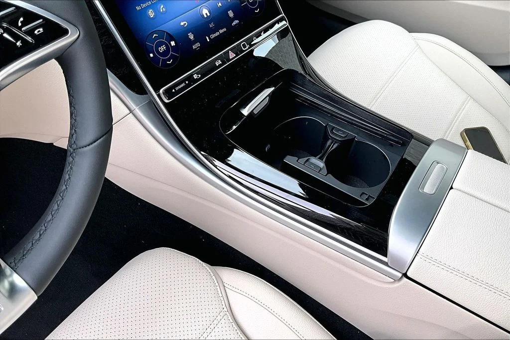 New 2026 White Mercedes-Benz C 300 image 8