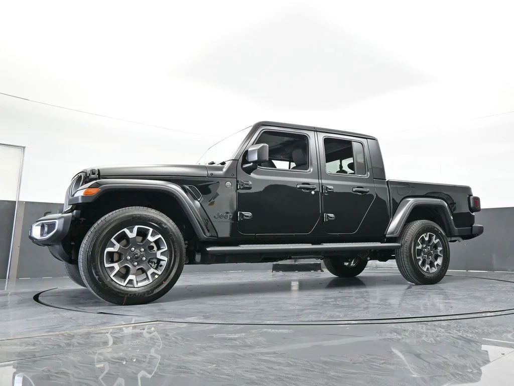 New 2026 Black Clear-Coat Exterior Paint Jeep Sahara image 51