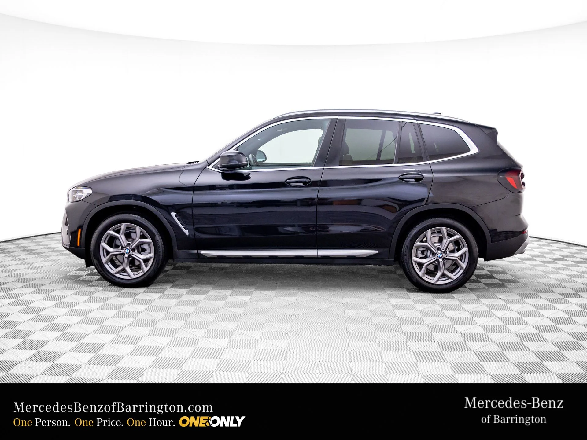 Used 2023 Black BMW xDrive30i image 2