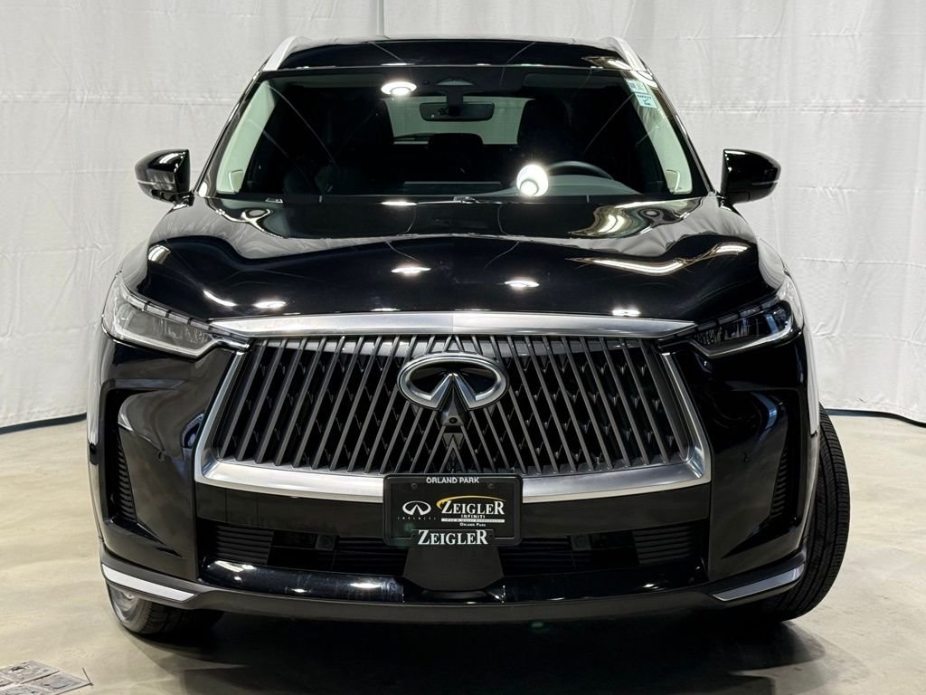 Used 2026 Mineral Black INFINITI LUXE image 2