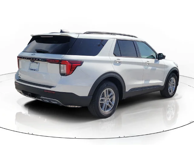 New 2027 White Metallic Ford Active image 5