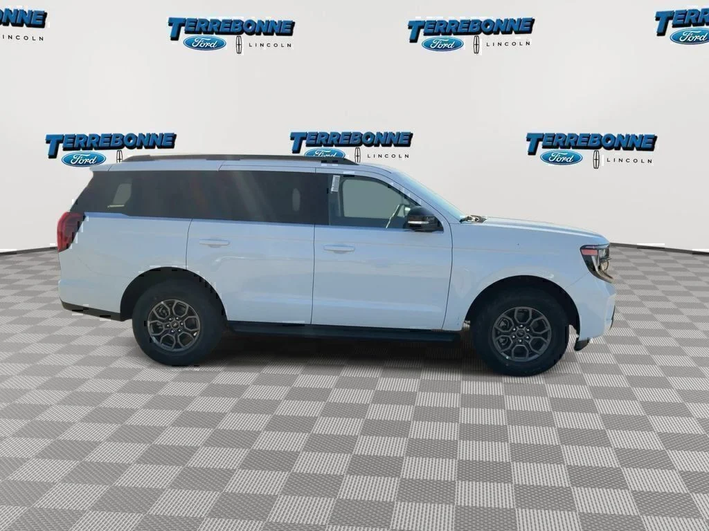 New 2026 Oxford White Ford Active image 9