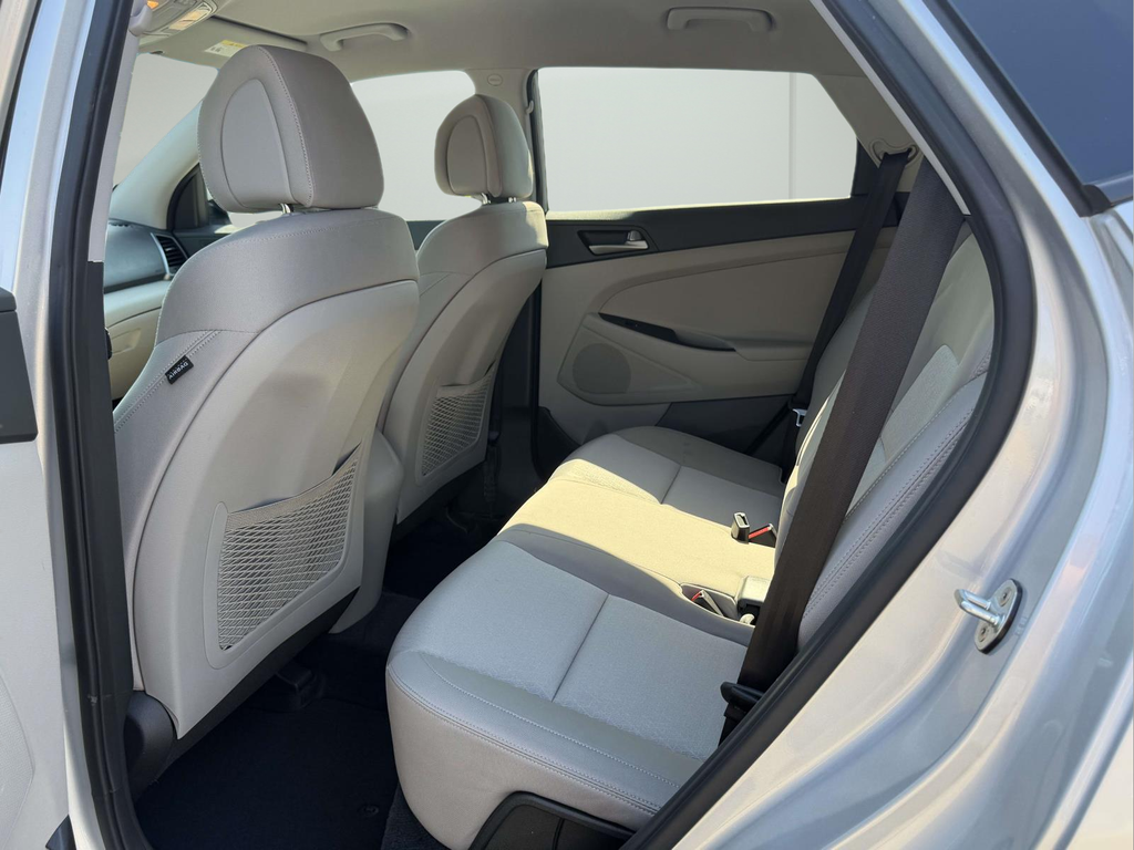 Used 2016 Silver Hyundai Eco image 13