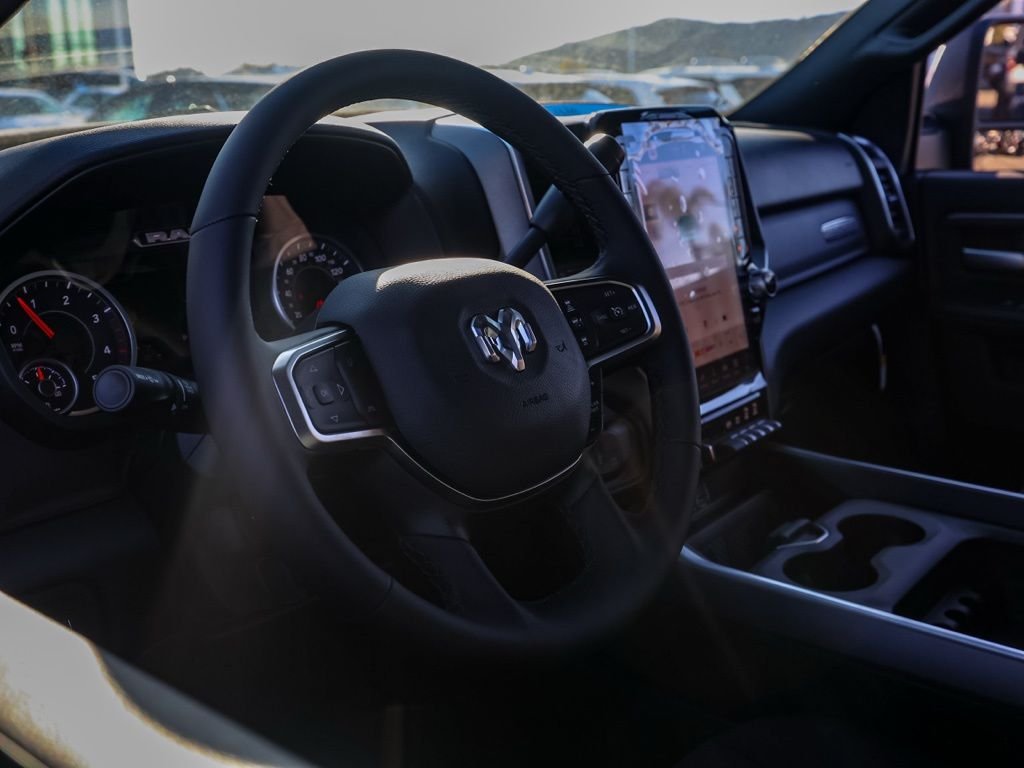 New 2026 Diamond Black Crystal Pearl-Coat Exterior Paint RAM Big Horn Night Edition image 12