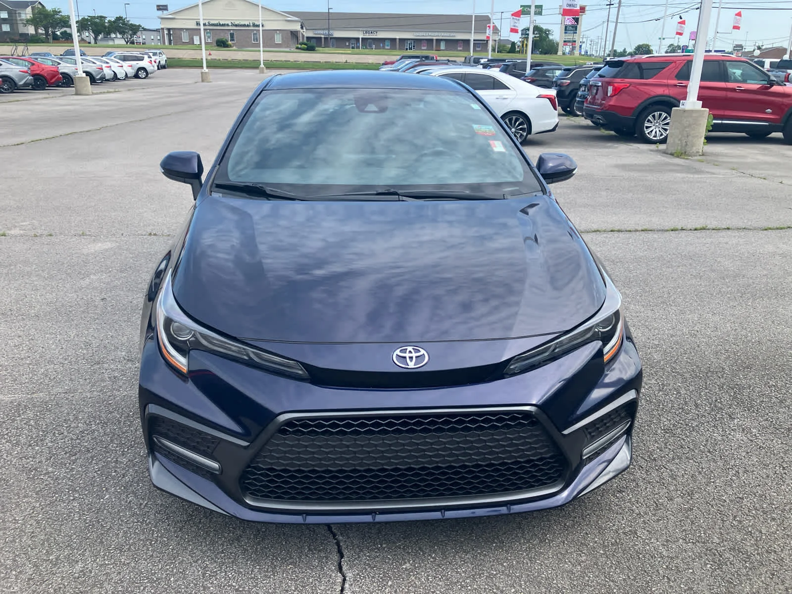 Certified Used 2022 Blueprint w/Black Sand Pearl Roof Toyota SE image 4