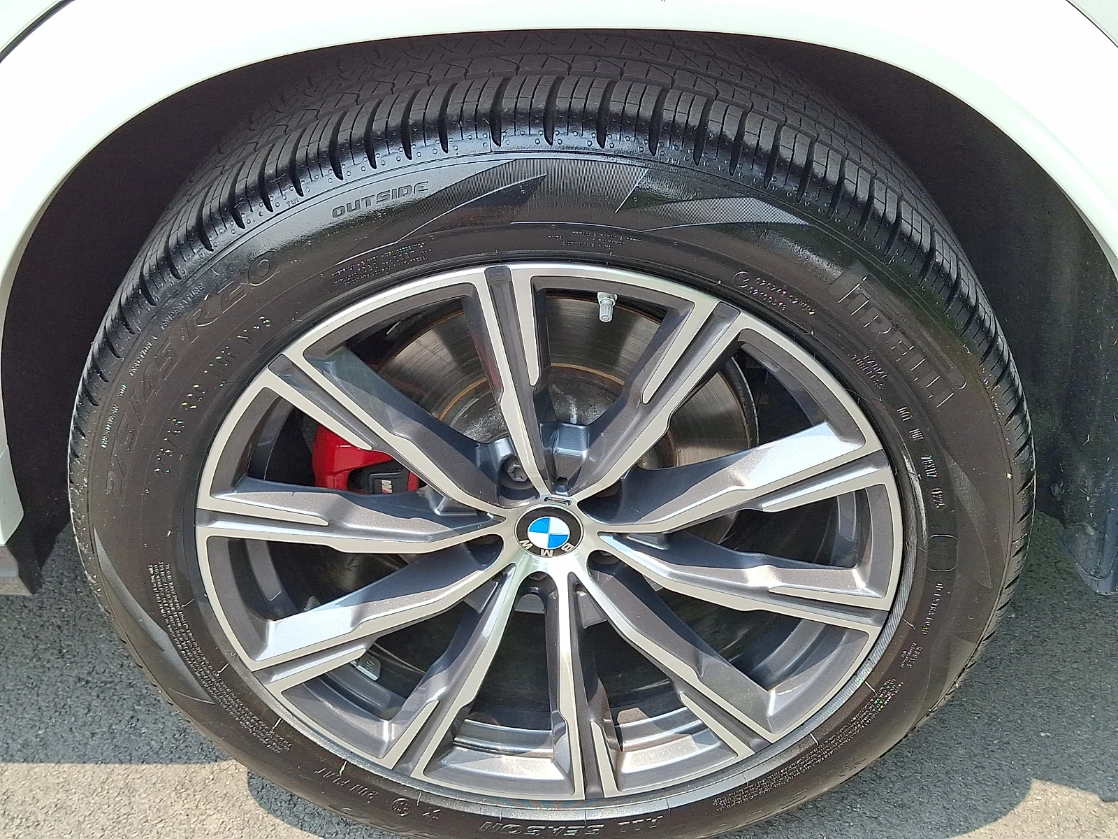 Used 2024 Mineral White Metallic - A96 BMW xDrive40i image 10
