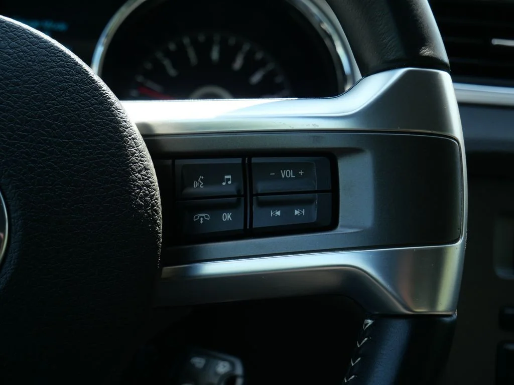 Used 2014 Black Ford V6 Premium image 23