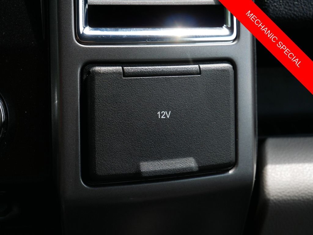 Used 2015 Silver Ford XLT image 24