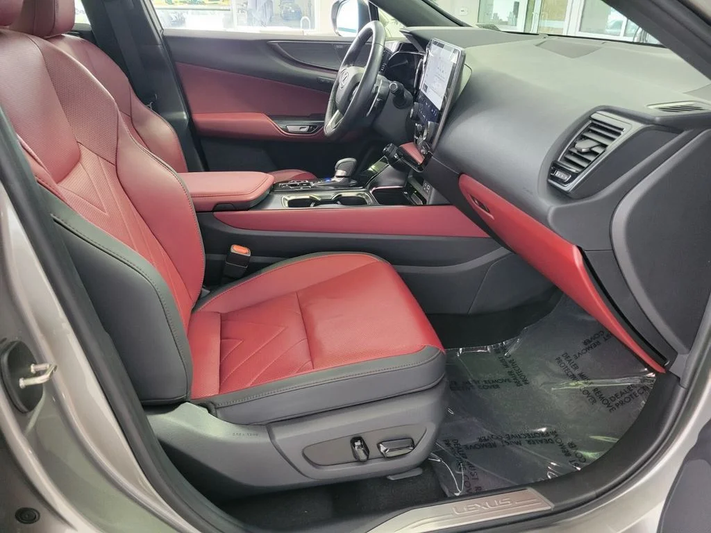 2025 Lexus NX Hybrid 350h - Photo 16