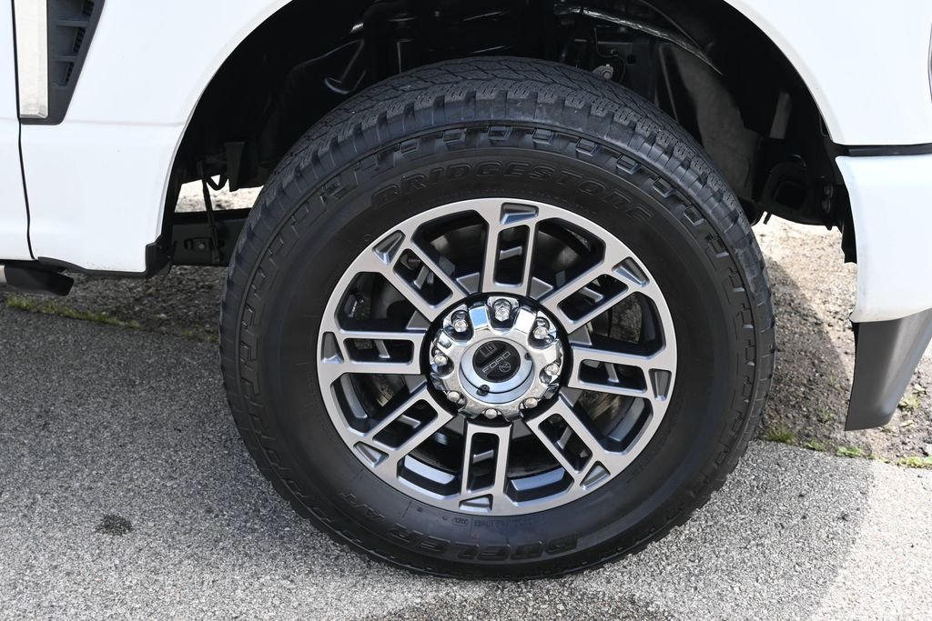 Used 2024 White Metallic Ford Limited image 18