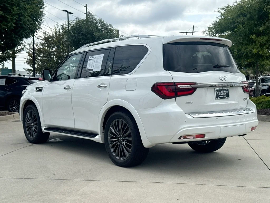 Used 2023 White INFINITI Premium Select image 6